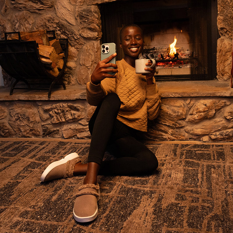 Women's OOcOOzie Mule - White/Chocolate