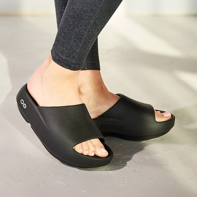 ウーフォスOOFOSOOahh PLUS Men's Slideブラック27cm OOahh PLUS - Black – OOFOSオフィシャルサイト