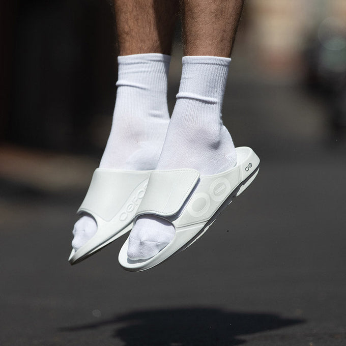 Men's OOahh Sport Flex - White – OOFOSオフィシャルサイト